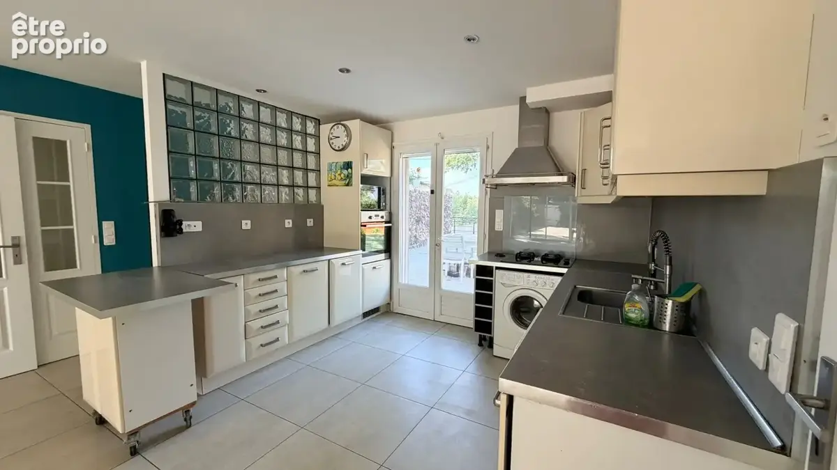 Agde- maison a agde avec grand terrain et beau volume - photo 5