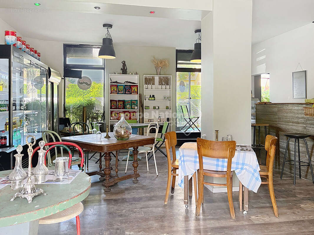 Commerce à L&#039;ISLE-SUR-LA-SORGUE