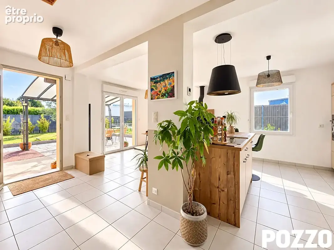 A Vendre - Saint Hilaire Du Harcouet - Maison 5 pièce(s) 98 m² - PROXIMITE DES SERVICES - GARAGE - photo 6