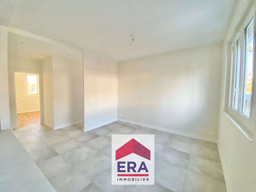 Maison à SARTROUVILLE