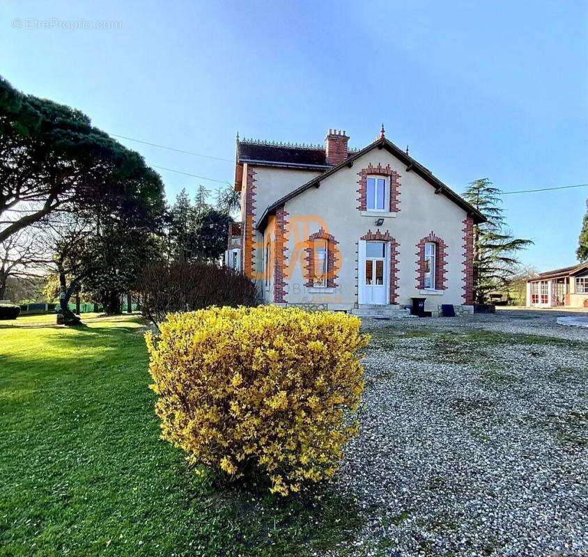 Belle propriété sans travaux avec diverses annexes - photo 5