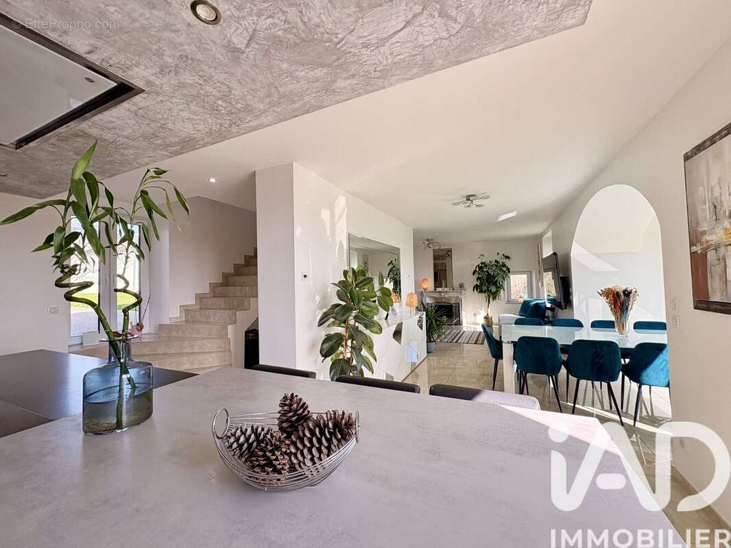 Maison 240 m² à Pange  - photo 6