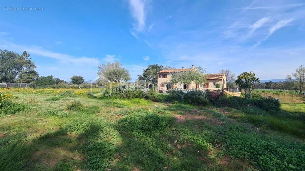 Maison à LA GARDE-FREINET