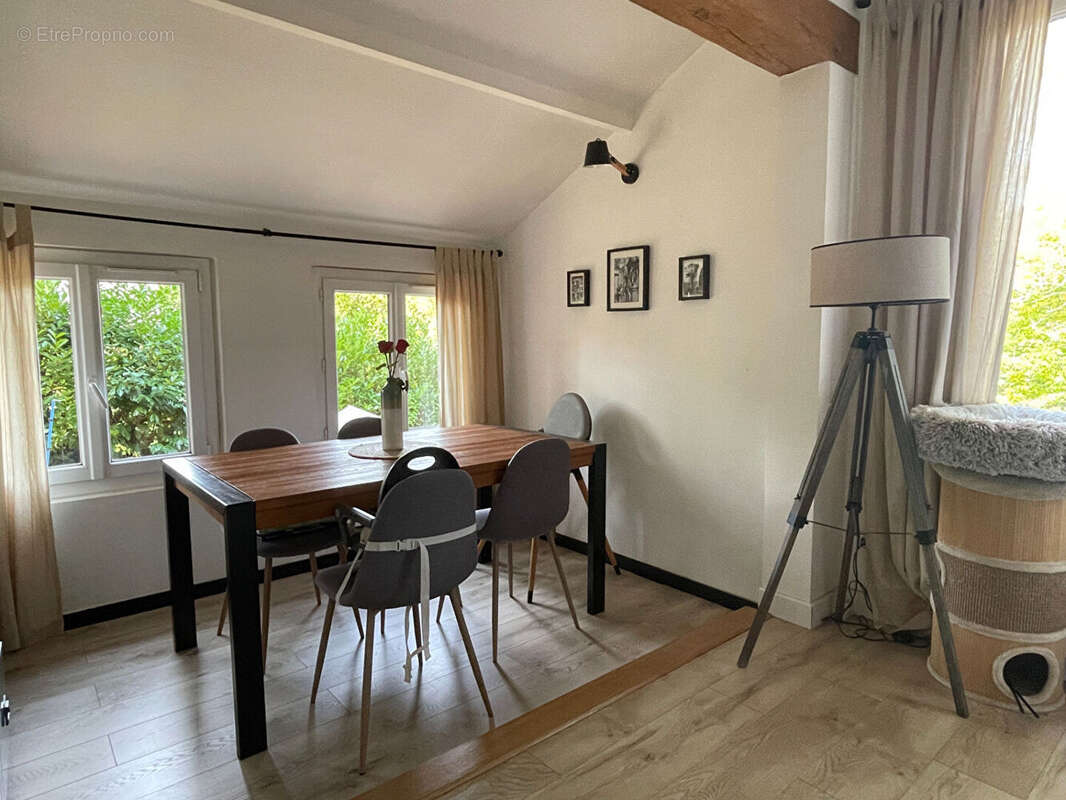 Maison à LES ESSARTS-LE-ROI