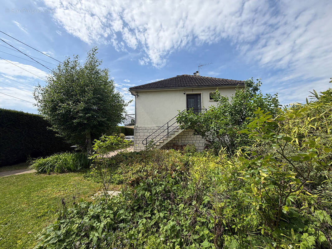 Maison à LE PERRAY-EN-YVELINES