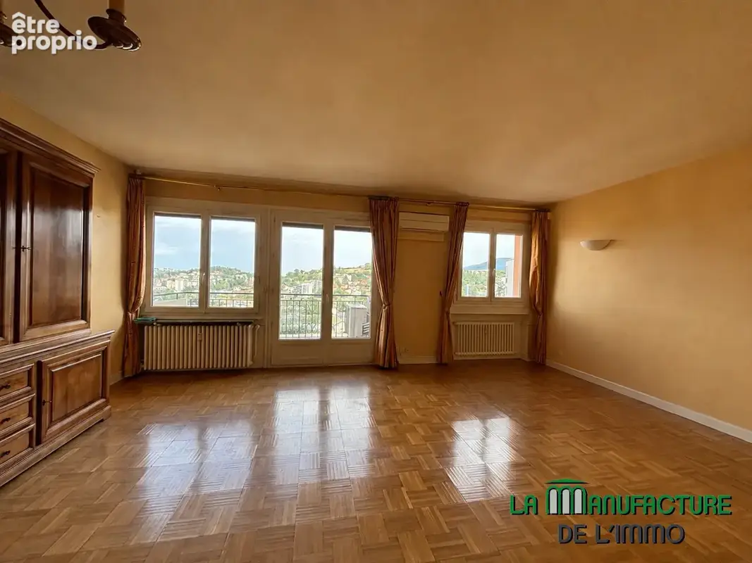 Saint etienne secteur hpl boulevard de la palle - appartement t4 de 91,70m2 a rafraichir avec balcon loggia ca - photo 3