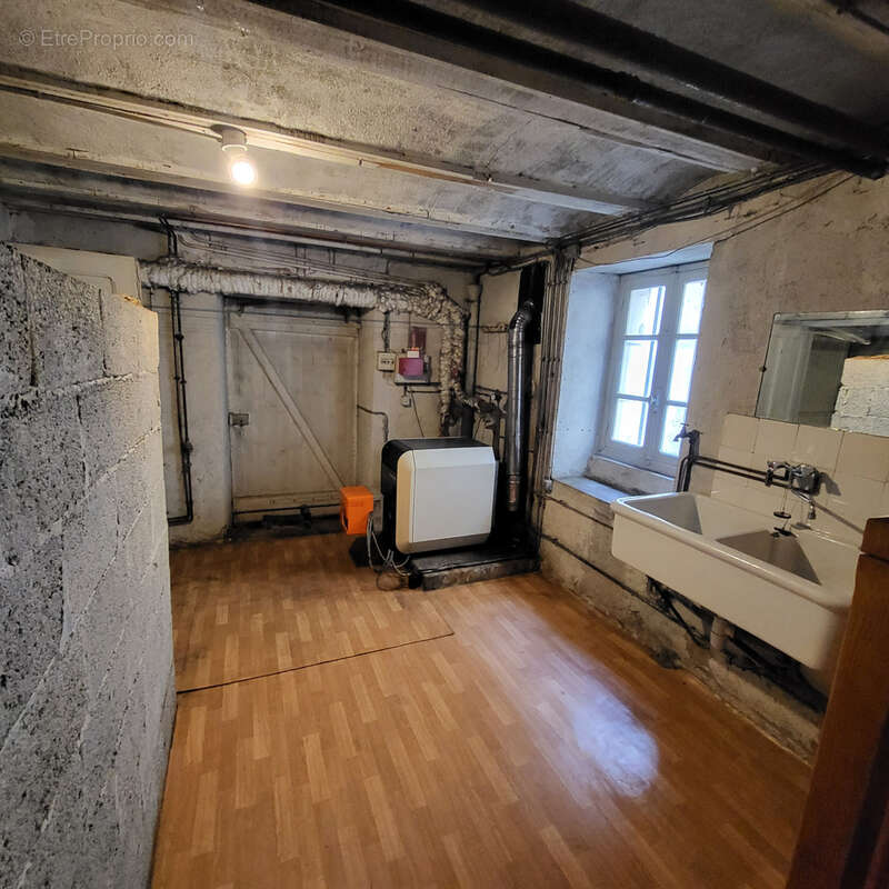 Maison à RIOM-ES-MONTAGNES