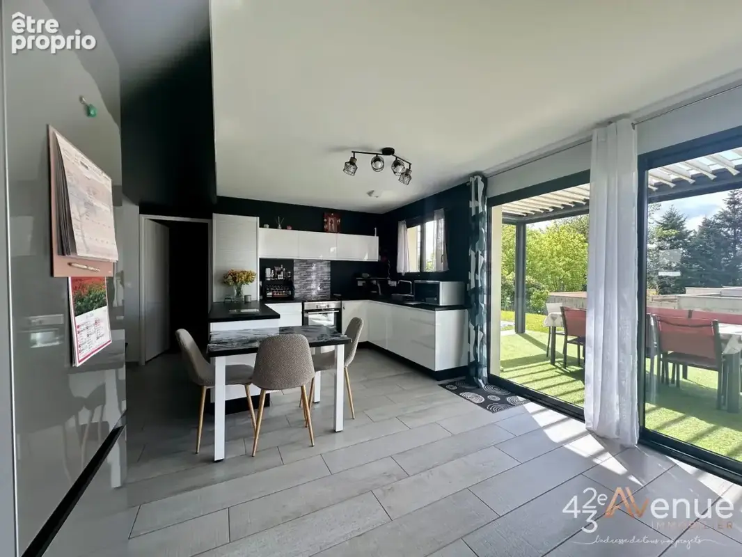 Maison 5 pièces 114 m² à vendre à Andrezieux-Boutheon (42160) - photo 4