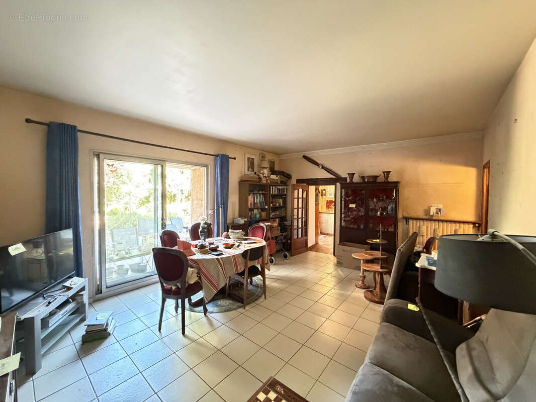 A vendre maison t4 centre ville avec jardin et garage - 83470 saint maximin la sainte baume - photo 6