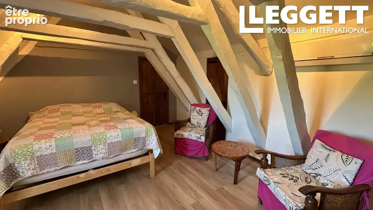Charmante maison en pierre de 202 m² avec piscine, jardin fleuri et logement indépendant - photo 9