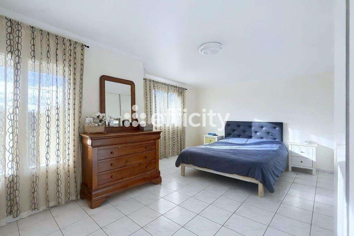 Maison à CLICHY-SOUS-BOIS