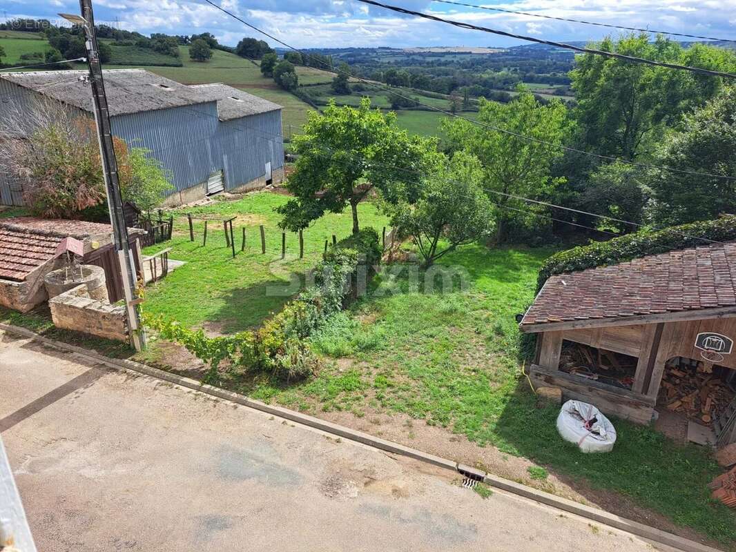 Maison à METZ-LE-COMTE