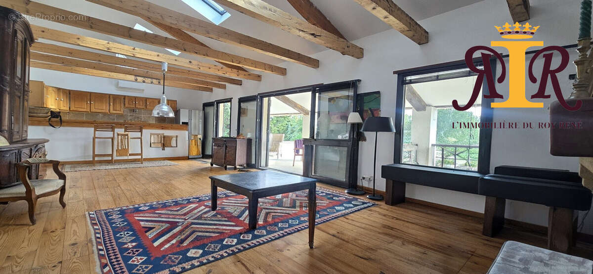 Maison à FOX-AMPHOUX