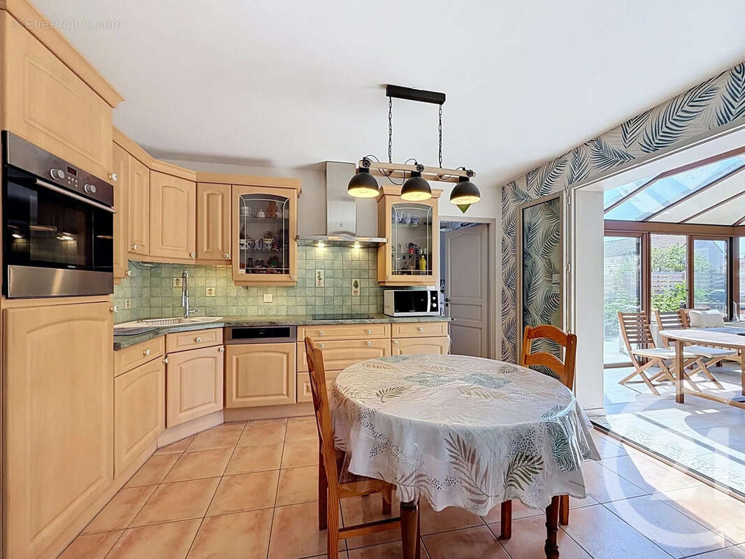 Maison 164 m² à La Ferte-Saint-Aubin  - photo 3