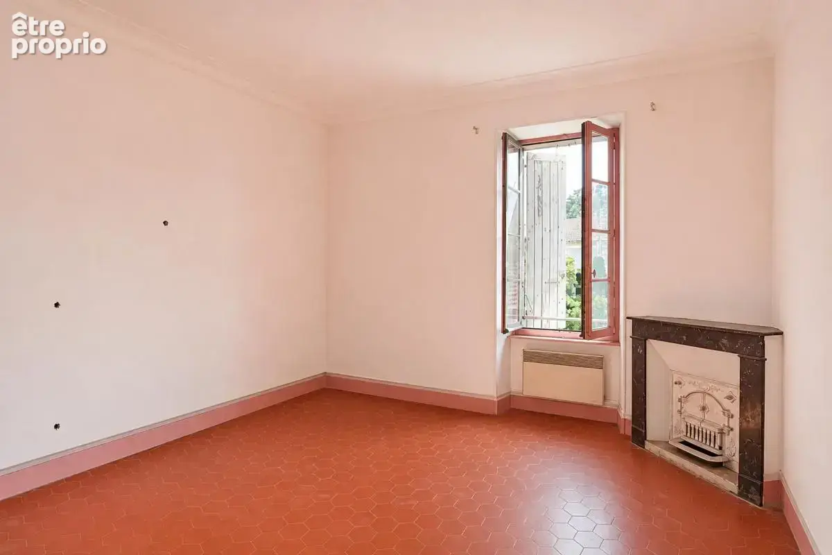 Immeuble de 4 lots de 253 m² situé à Alès - photo 3