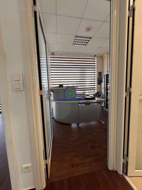 Commerce à PONT-DU-CASSE