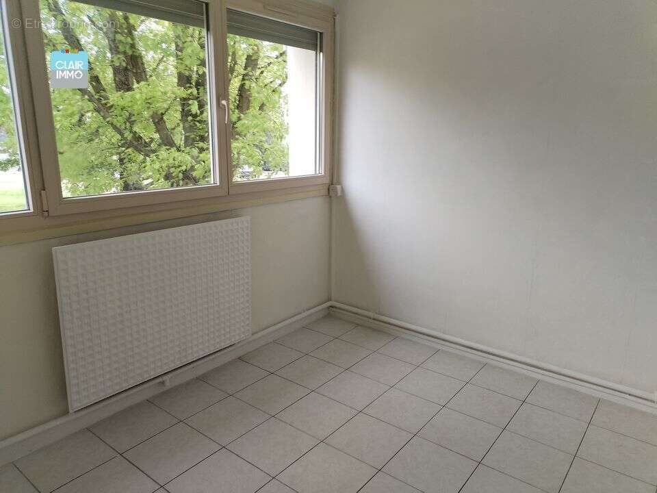 À vendre à Mâcon appartement T4 de 71,06 m² - Appartement à MACON