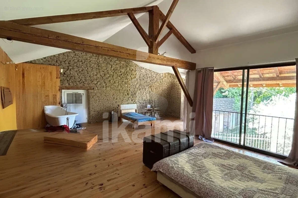 Maison à GENISSIEUX