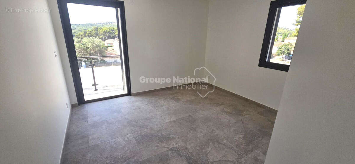LE ROVE ! VILLA NEUVE de type 4 de 100 m² sur 426 m² de terrain avec terrasse et sous-sol de  50 m² - photo 8