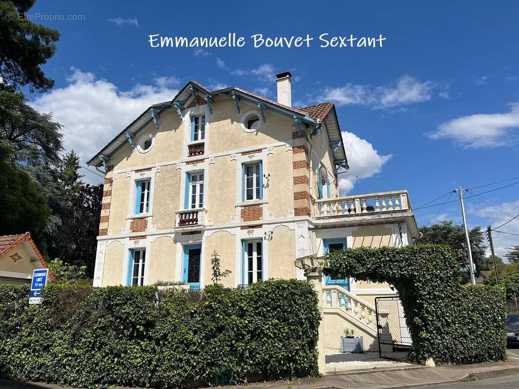 Grande maison bourgeoise fin 19ème, centre-ville, tous commerces à pied, jardin, garage, terrasses - photo 8