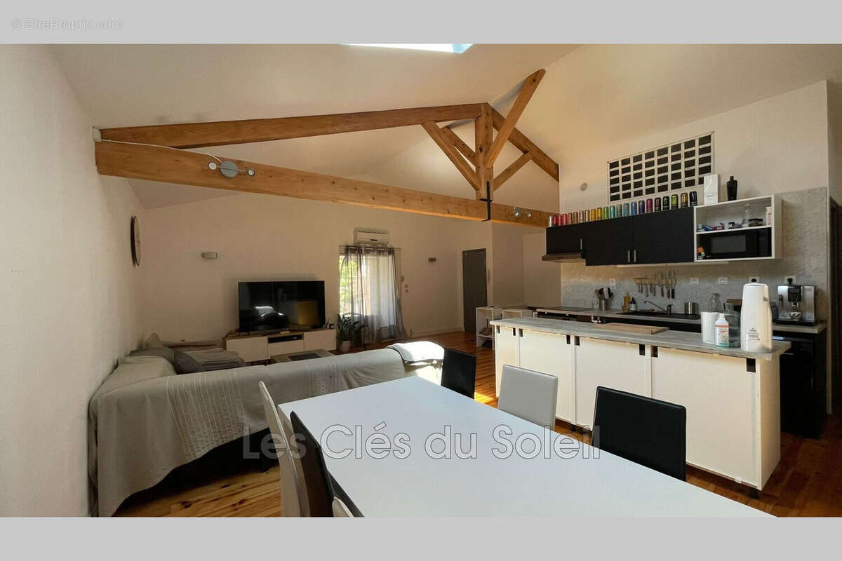 Appartement à CUERS