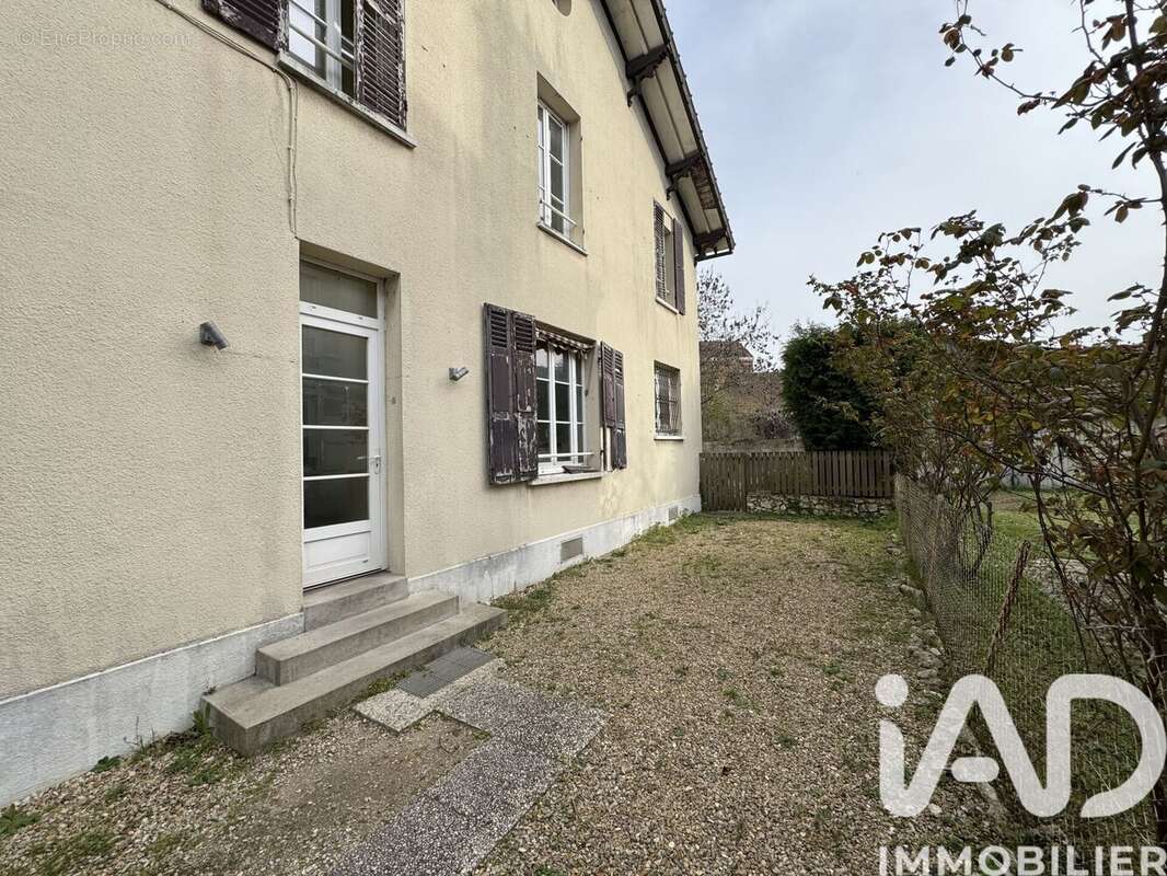 Photo 2 - Maison à MONTEREAU-FAULT-YONNE