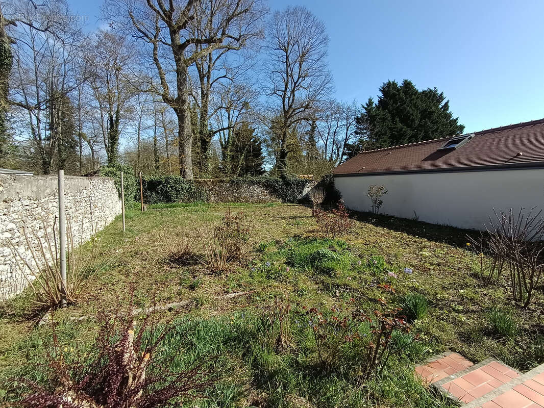 Maison à BRIIS-SOUS-FORGES