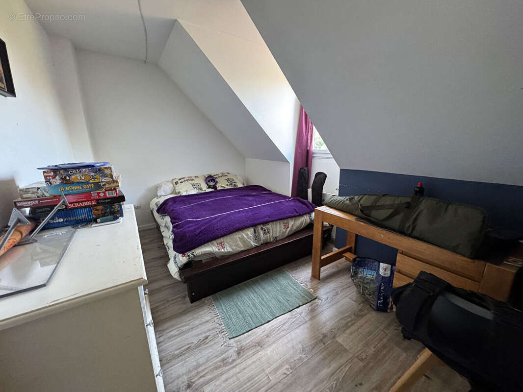 Jolie maison récente et  familiale avec piscine chauffée  3' Montfort l 'Amaury  6 pièces  175 m2 - photo 8