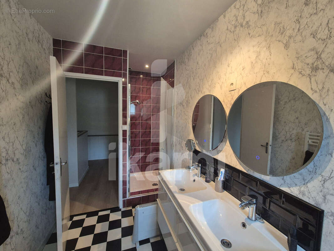 Maison à SAINT-DONAT-SUR-L&#039;HERBASSE