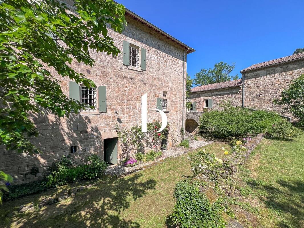 Maison à VINEZAC