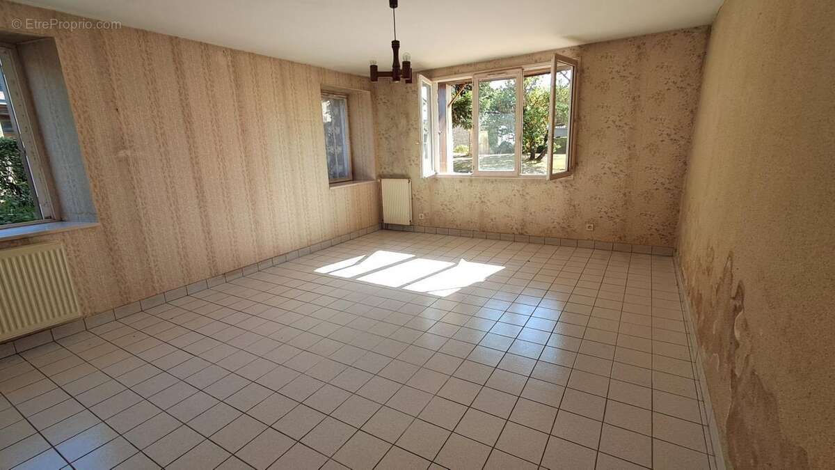 Maison à ERCE-EN-LAMEE