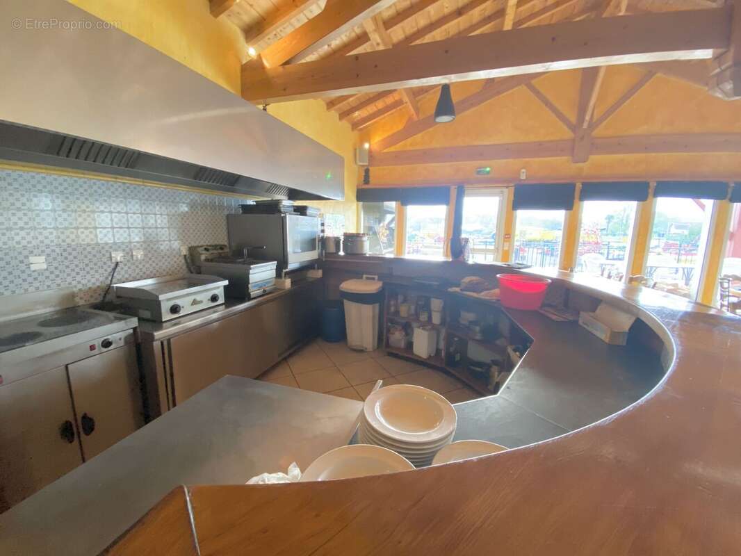 Photo 2 - Commerce à SAINT-PALAIS