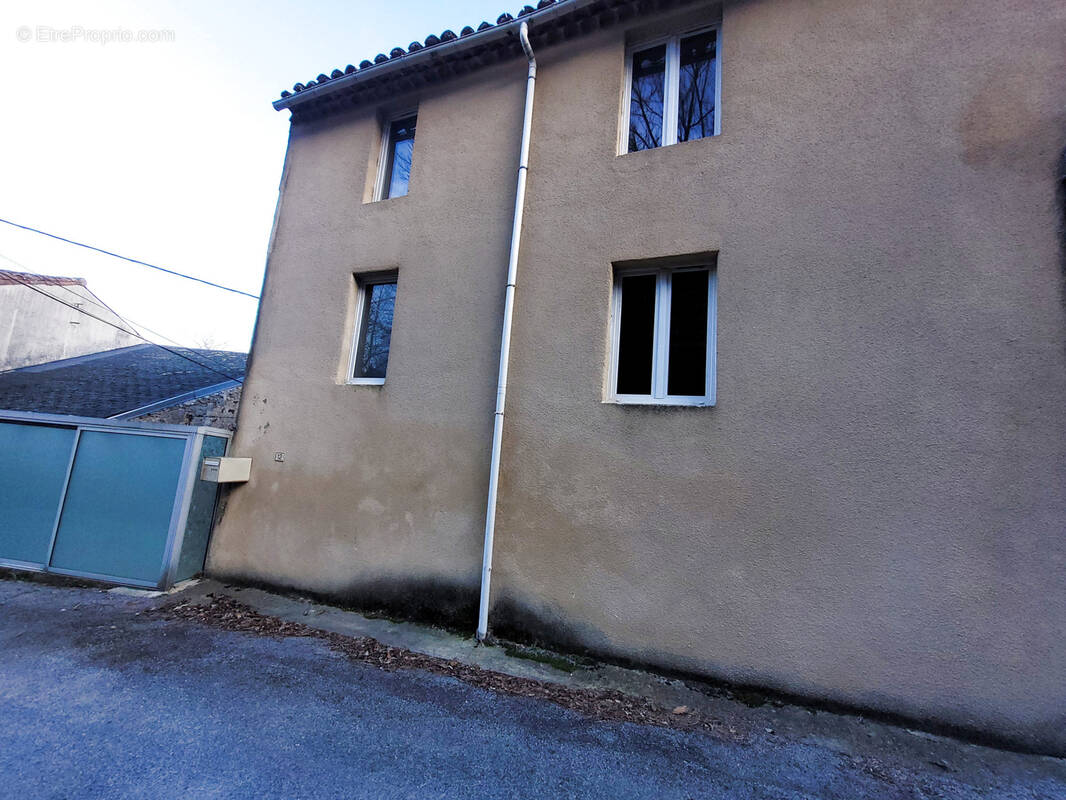 Maison à CASTANET-LE-HAUT