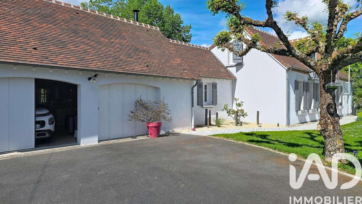 Photo 3 - Maison à NEUILLY-LE-REAL