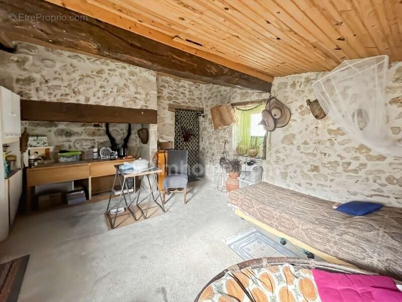 Maison à VALENCE-SUR-BAISE