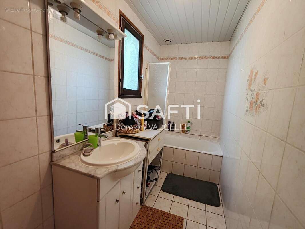 Maison 104 m² à Saint-Mars-Sur-La-Futaie  - photo 9