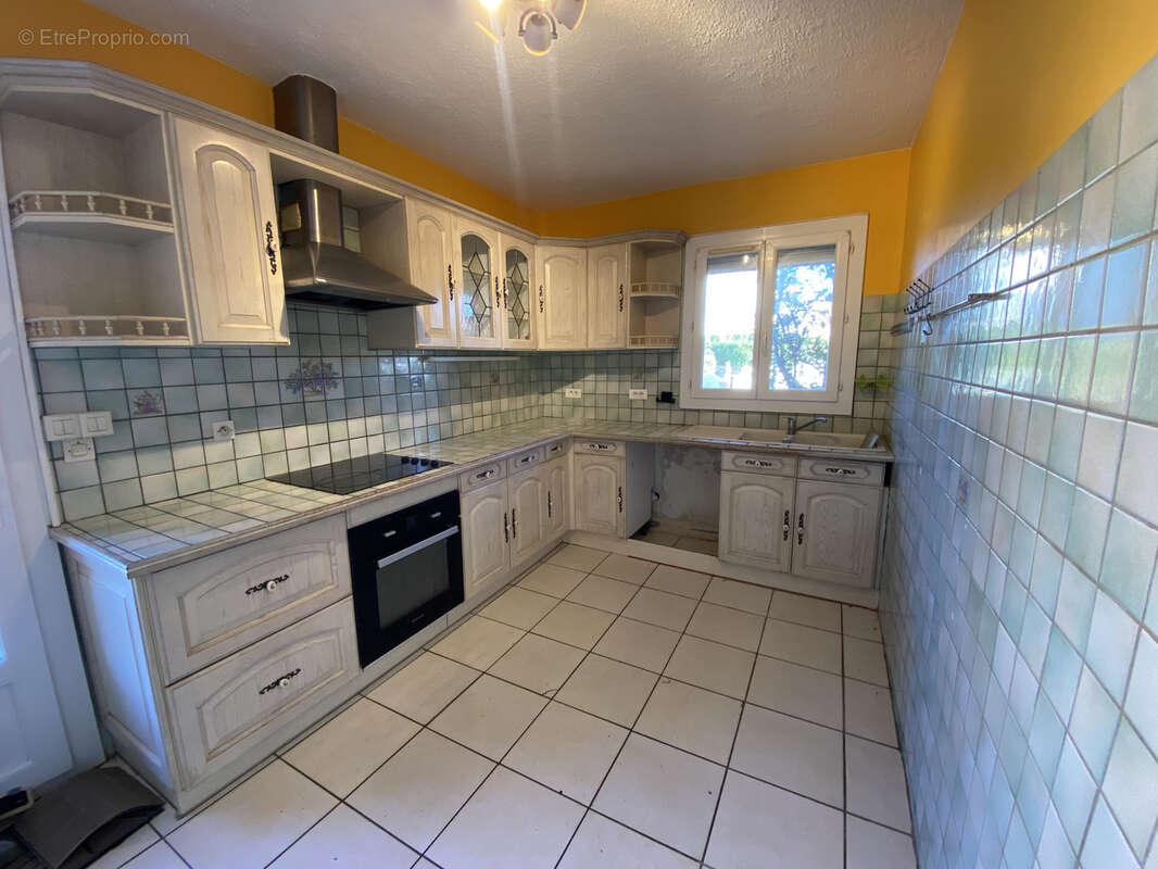 Maison à SAINT-LAURENT-DE-LA-SALANQUE