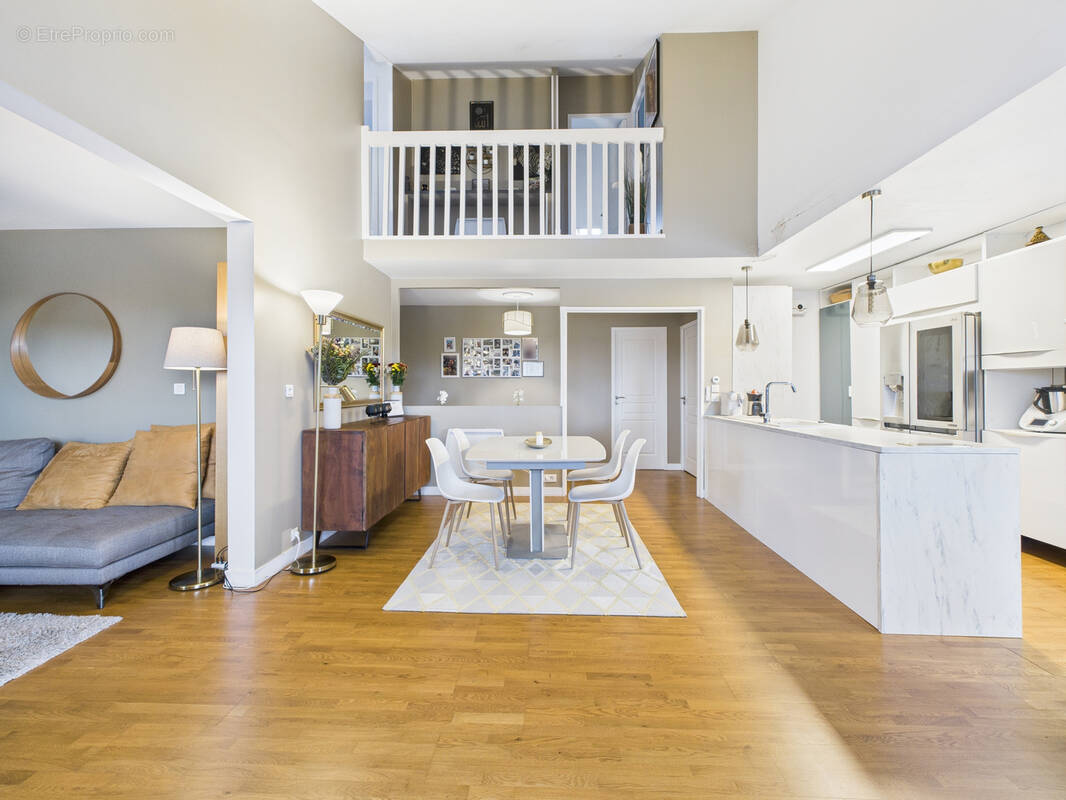 Appartement à COURCOURONNES