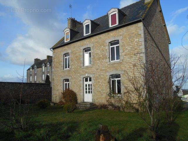 Maison à BEGARD