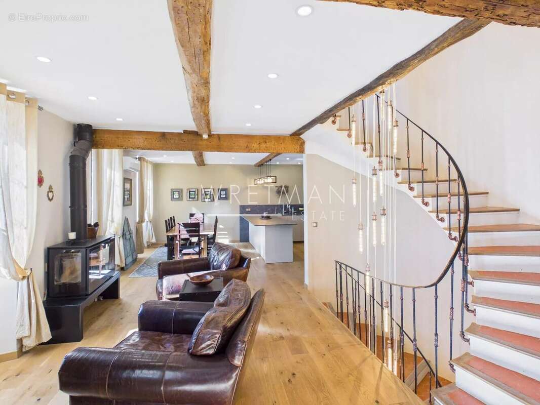 Maison à MONTAUROUX