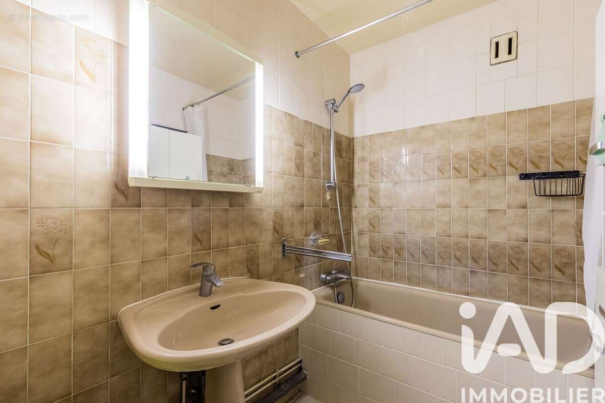 Photo 8 - Appartement à CHOISY-LE-ROI