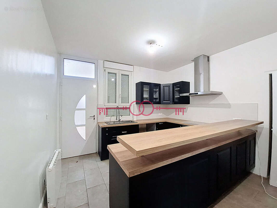 Maison Suippes 6 pièce(s) 173m2 4 Chambres - photo 4