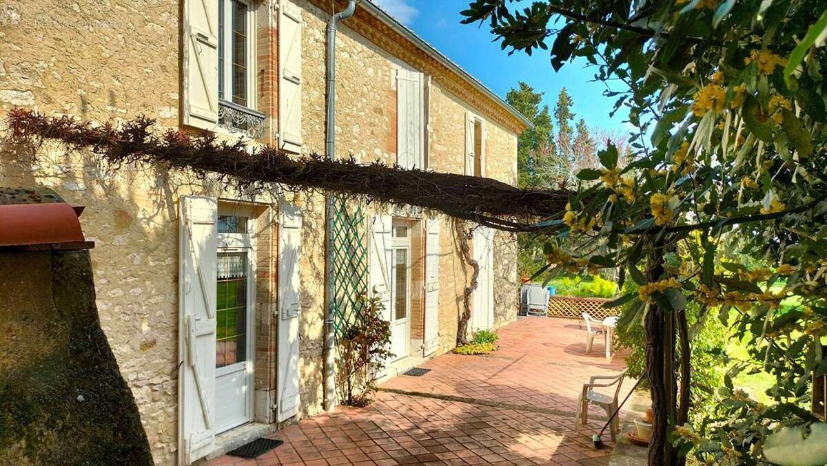 Maison à MAUVEZIN