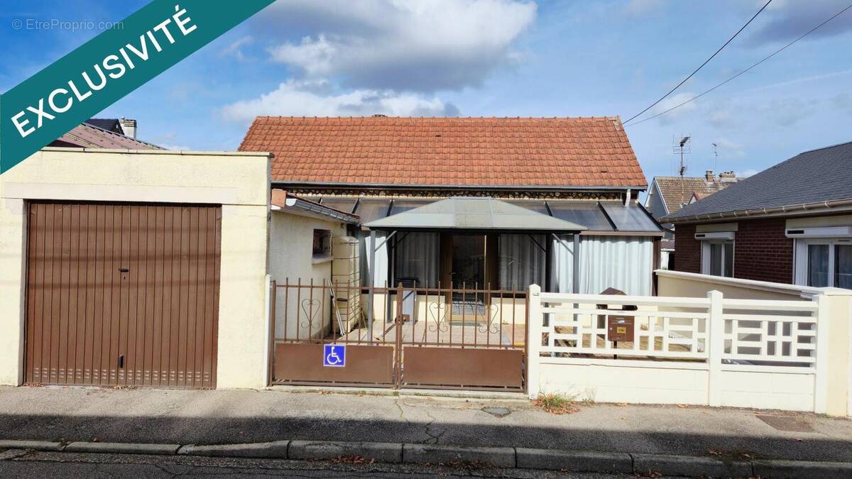 Photo 1 - Maison à SAINT-ETIENNE-DU-ROUVRAY