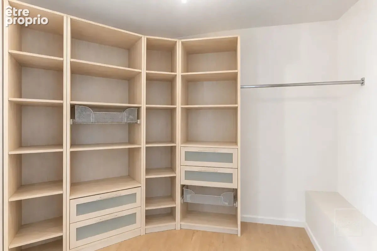 Toit-terrasse en duplex sur Saint-Genis-les-Ollières, 4 chambres, garage, parking, cave. - photo 11