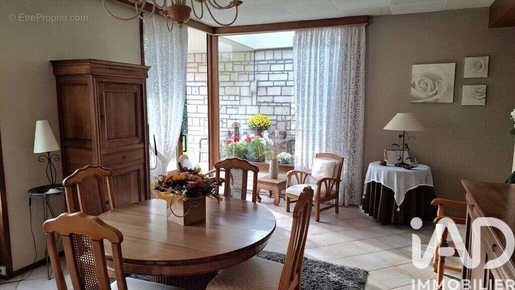 Photo 2 - Maison à SAINT-QUENTIN