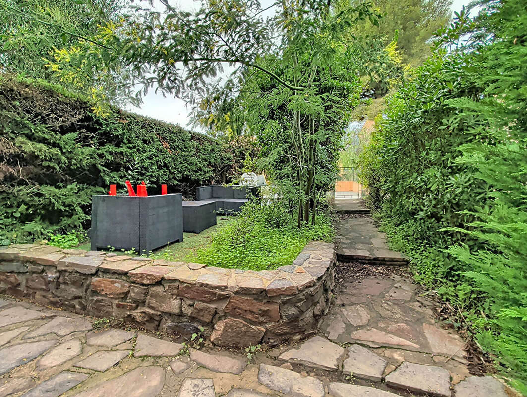 Appartement à BORMES-LES-MIMOSAS