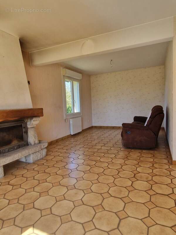 Maison à POMMERIT-LE-VICOMTE