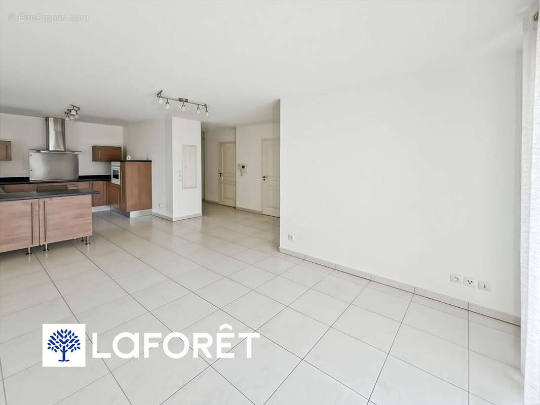 Appartement 2 pièces à vendre à Sainte-Geneviève-des-Bois - Réf 16590 - photo 4