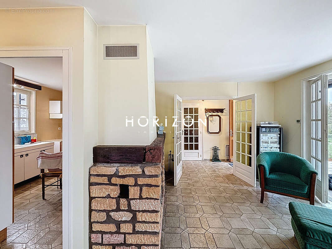 Maison à MESSIMY-SUR-SAONE